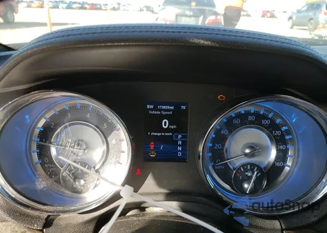 2012 Chrysler 300C from USA, damaged, VIN 2C3CCAKT2CH179874